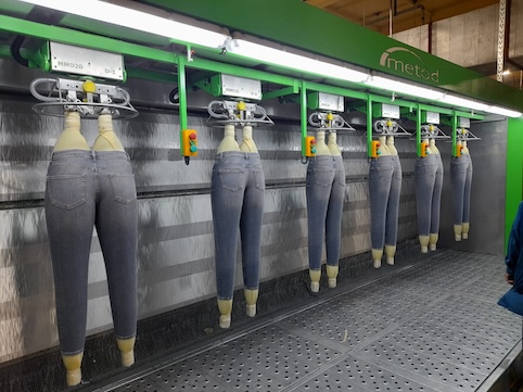 Water curtain for denim PP spray (Photo courtesy of Metod)
